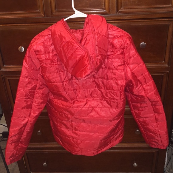 NWOT! Men’s red puffy jacket - Picture 3 of 3